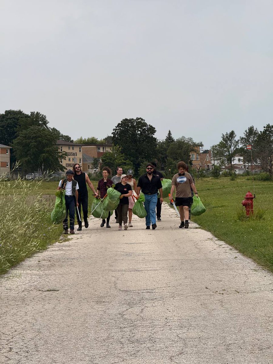 Slava_ACP's tweet image. Doing good work at Read Dunning Conservation Park in Chicago today.