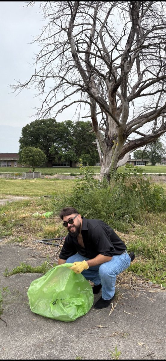 Slava_ACP's tweet image. Doing good work at Read Dunning Conservation Park in Chicago today.