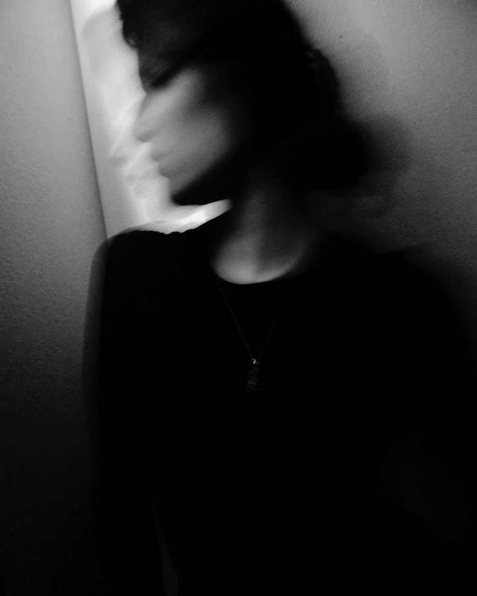Jennife65751579's tweet photo. I think I wanna fear you...
#gothgirl #altern https://t.co/VcYTwJPU7I