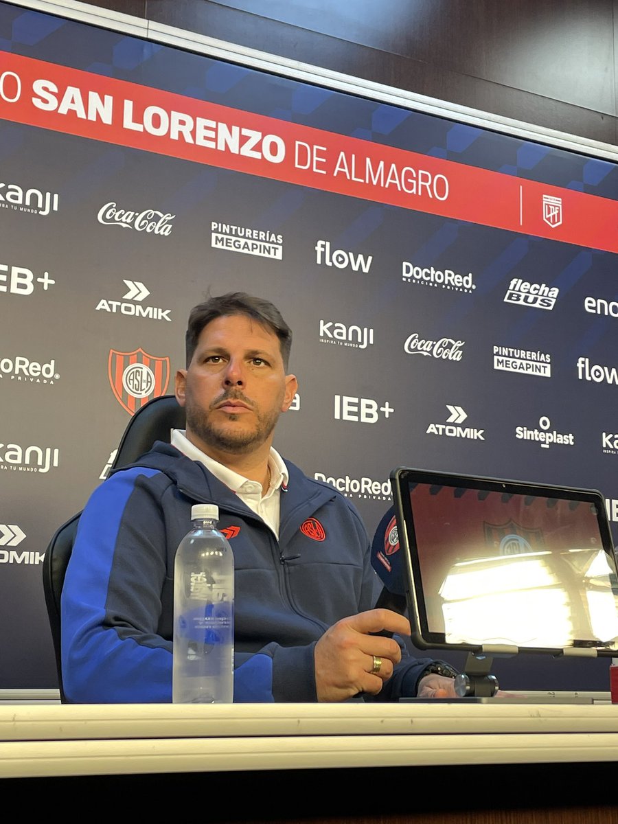 lacicloneta's tweet image. 🔵🔴 “Los chicos fueron protagonistas y quisieron ganar en todo momento. Estaban dolidos y me gusta porque eso significa que quieren ir por más”.
🗣️ Damian Ayude luego del empate de #SanLorenzo.