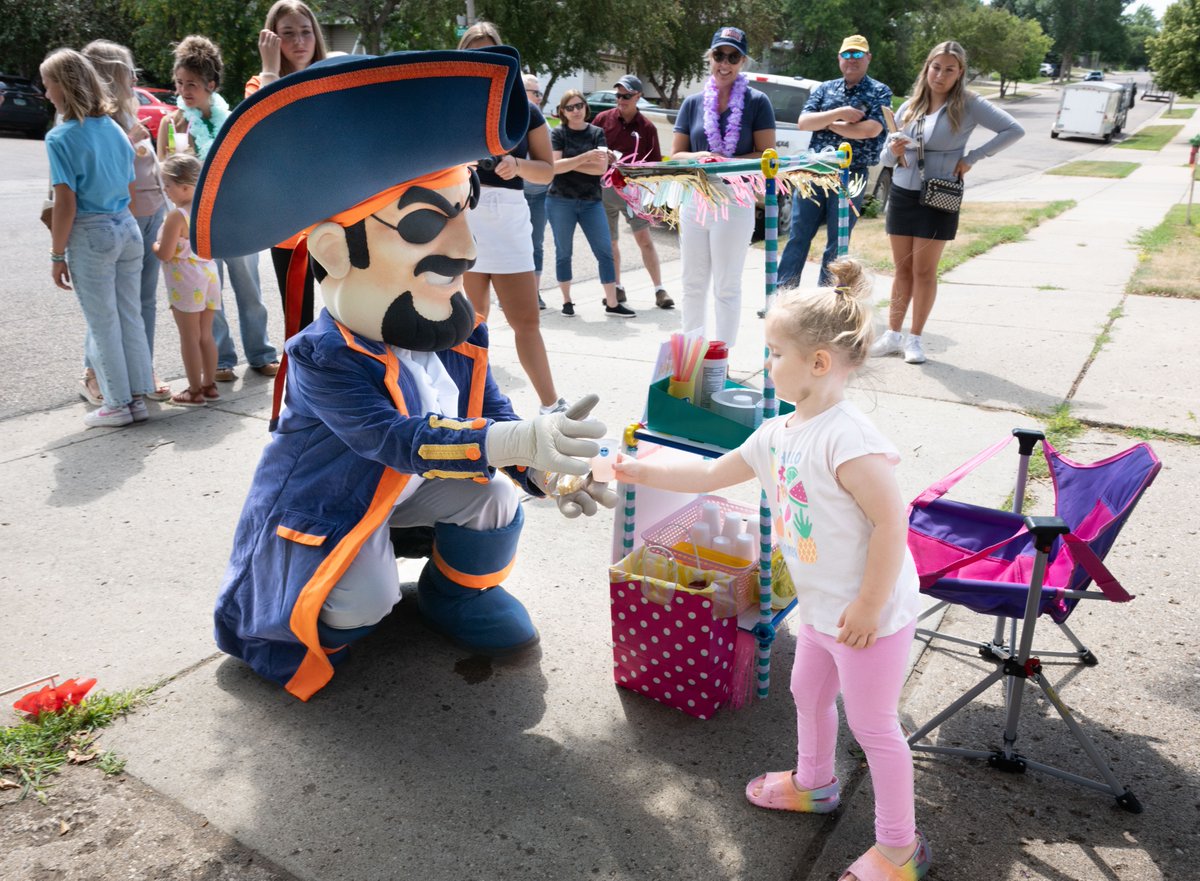 umary's tweet image. Success is sweet and these young entrepreneurs dream big! 🌟 #LemonadeDay 🍋 empowers kids to start, own, and operate their own businesses, and we couldn't be prouder of their dedication and hustle! 👏