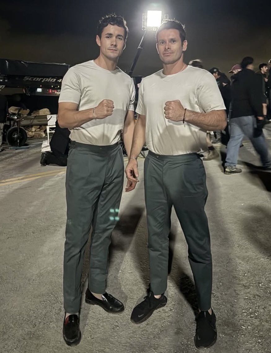fireflieswonder's tweet image. I’ll take the one on the left please.
Jonah Hauer-King with his stunt double for #IKnowWhatYouDidLastSummer