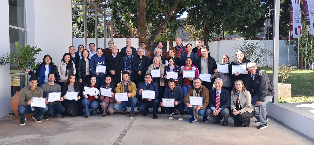 ✨️ Un honor y una experiencia increíble formar parte de la Academia de Líderes Católicos 🎓

Los testimonios, las teorías, la enseñanza profunda con valores éticos y espirituales, me inspiran a seguir luchando por un Paraguay mejor 🇵🇾💪🏻

#LíderesCatólicos