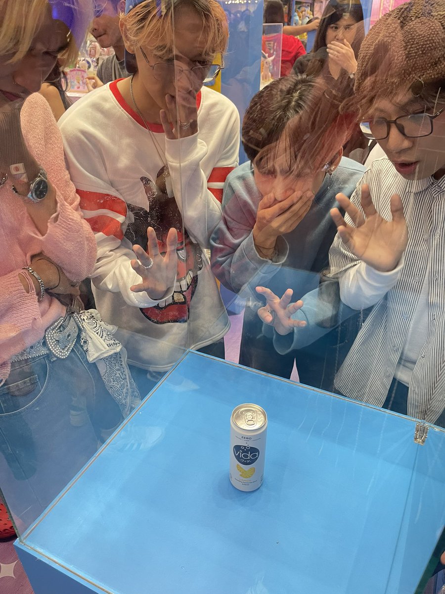 GenZixOfficial's tweet photo. [#SoulZone🎊] 

- Thank you @UMG for inviting us for this flash mob for Kpop Demon Hunters Promotion. 

#GenZix #GenZix5Seconds #KPOPDEMONHUNTERS #sajaboys https://t.co/f1j35H2oGx