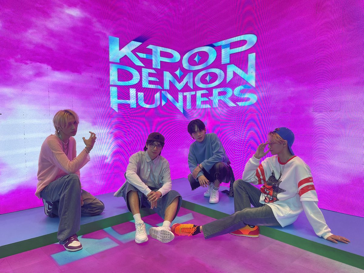 GenZixOfficial's tweet photo. [#SoulZone🎊] 

- Thank you @UMG for inviting us for this flash mob for Kpop Demon Hunters Promotion. 

#GenZix #GenZix5Seconds #KPOPDEMONHUNTERS #sajaboys https://t.co/f1j35H2oGx