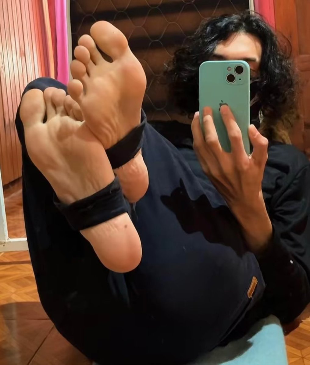 DavidM4K's tweet photo. Chupalos!!!
#feet #feetworshi̇p #feetfetısh #feetsell #foot #footfetısh #footsell #soles #malefeet https://t.co/tSM9sanB3U