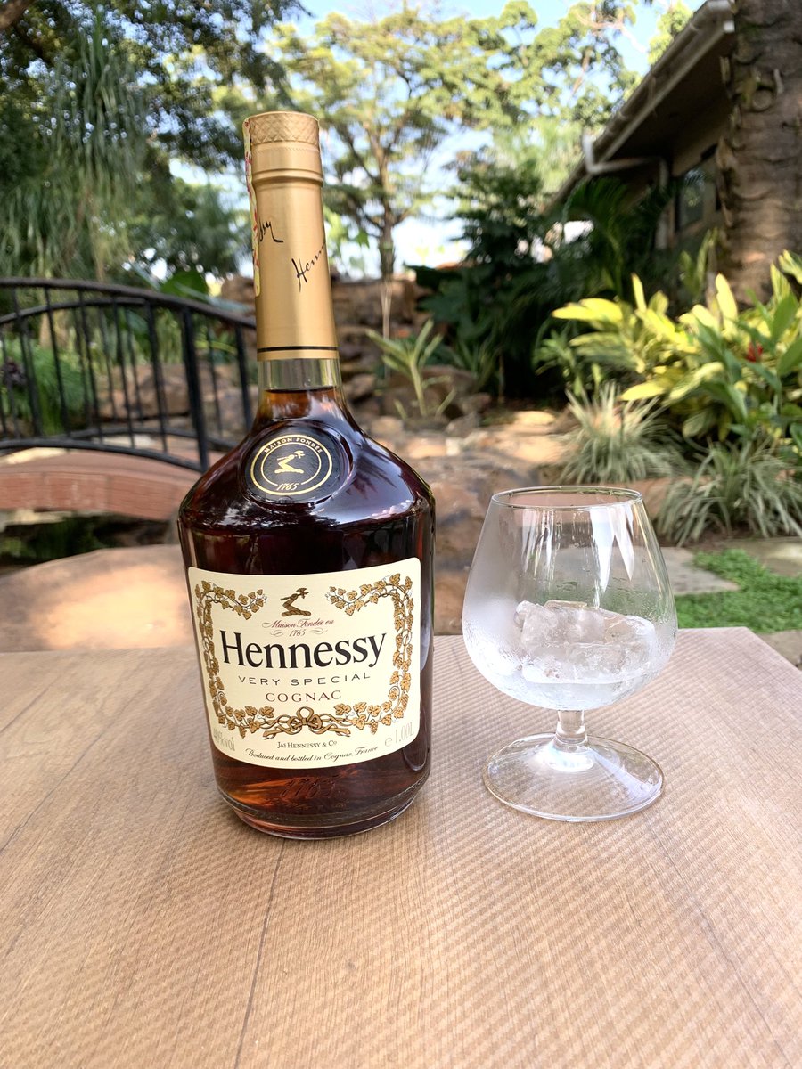 acholi_inn's tweet photo. 📍Acholi Inn Hotel | Fountain Terrace
Sippin’ Henny, vibes on full flow 🍷💦
Let the fountain dance while you unwind – elegance meets tradition in the heart of Gulu.
#AcholiInnHotel #FountainVibes #HennyMoments #GuluNights #LuxuryInTheNorth #SundownSips #TerraceChill https://t.co/WYOKbOtusQ