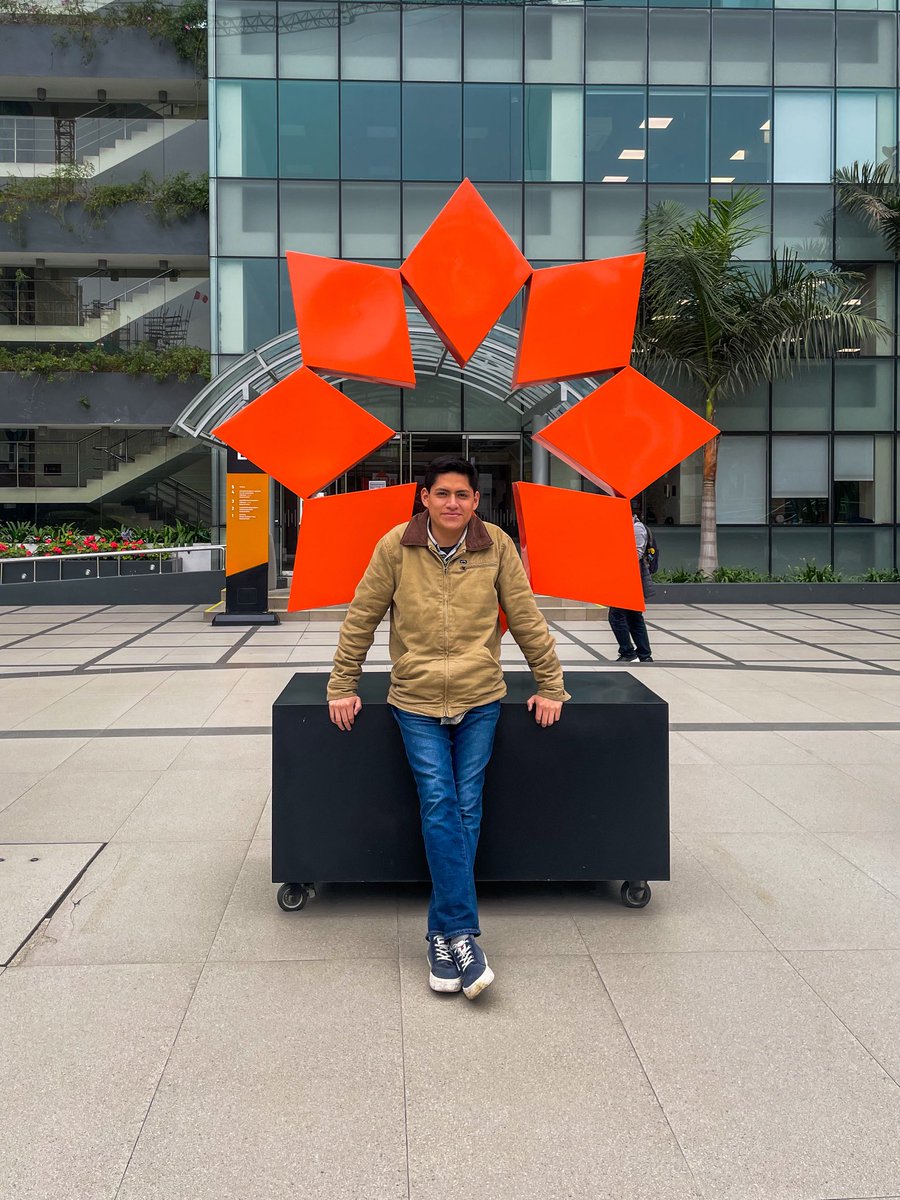 AdrianSarriaMu's tweet image. Mi desconexión con esta red tiene que ver con que estos días egresé de la Universidad de Lima como Comunicador, culminando con éxito los cursos para obtener el diploma en Periodismo y gestión de la información. Ahora sí, entregado al mil al oficio del que me enamoré desde niño.