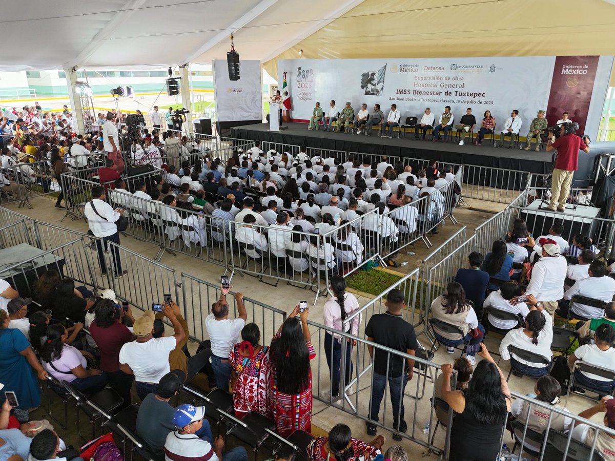 IMSS_Bienestar's tweet photo. Supervisamos con la presidenta @Claudiashein, la obra del nuevo Hospital General #IMSSBienestar en Tuxtepec, #Oaxaca. Con una inversión de 2 mil 300 millones de pesos, esta unidad beneficiará a más de un millón de personas en Oaxaca y el sureste del país.

Contará con 150 camas, 25 consultorios, 3 quirófanos, sala de partos para embarazos de alto riesgo, ambulancias de cuidados intensivos, tomógrafo y laboratorio clínico.