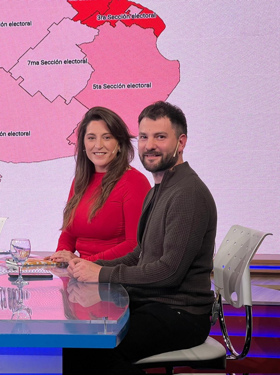 ManuelaC22's tweet image. #Ahora en vivo junto a @juancruzramat en @adosvocestn @todonoticias con @bonelliok y @AlfanoEdg presentando la lista del Nuevo MAS, la alternativa anticapitalista para la provincia de Buenos Aires.
