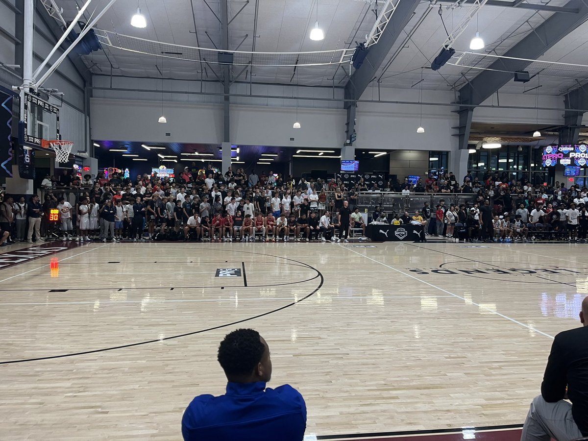 Trey Sterner (@treysterner5345) on Twitter photo Whole program behind the bench standing up cheering is what building culture looks like.
Shoutout to <a href="/SelectHoopsUSA/">Select Basketball (MBB)</a> some of the best to do it Whole program behind the bench standing up cheering is what building culture looks like.
Shoutout to <a href="/SelectHoopsUSA/">Select Basketball (MBB)</a> some of the best to do it