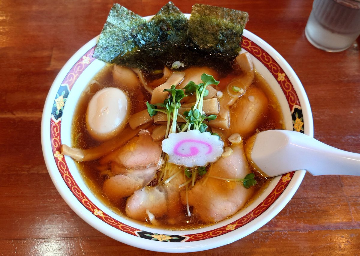 おはようございます！🌸
連休、お気をつけて移動してくださいね！
本日のお昼は、白河の菊忠さんの「菊忠ラーメン」をいただきます！
白河へお立ち寄りの際はぜひ行ってみてくださいね！