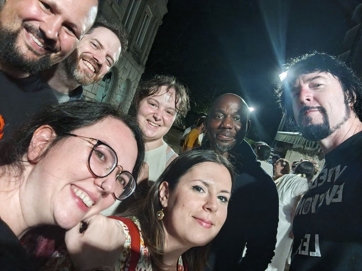 Leticia 🍏 || 📜🌑🎲🌒 (@profadequimica) on Twitter photo And finally, a grand finale tonight at the <a href="/festivalcelsius/">Celsius 232</a> in the form of a selfie with <a href="/waletalabii/">Ọláwálé Tàlàbí</a>, <a href="/LordGrimdark/">Joe Abercrombie</a> and <a href="/misterkristoff/">Jay Kristoff News/Updates</a>. So friendly and kind authors to the fans! 😍👏🏻👏🏻👏🏻 And finally, a grand finale tonight at the <a href="/festivalcelsius/">Celsius 232</a> in the form of a selfie with <a href="/waletalabii/">Ọláwálé Tàlàbí</a>, <a href="/LordGrimdark/">Joe Abercrombie</a> and <a href="/misterkristoff/">Jay Kristoff News/Updates</a>. So friendly and kind authors to the fans! 😍👏🏻👏🏻👏🏻