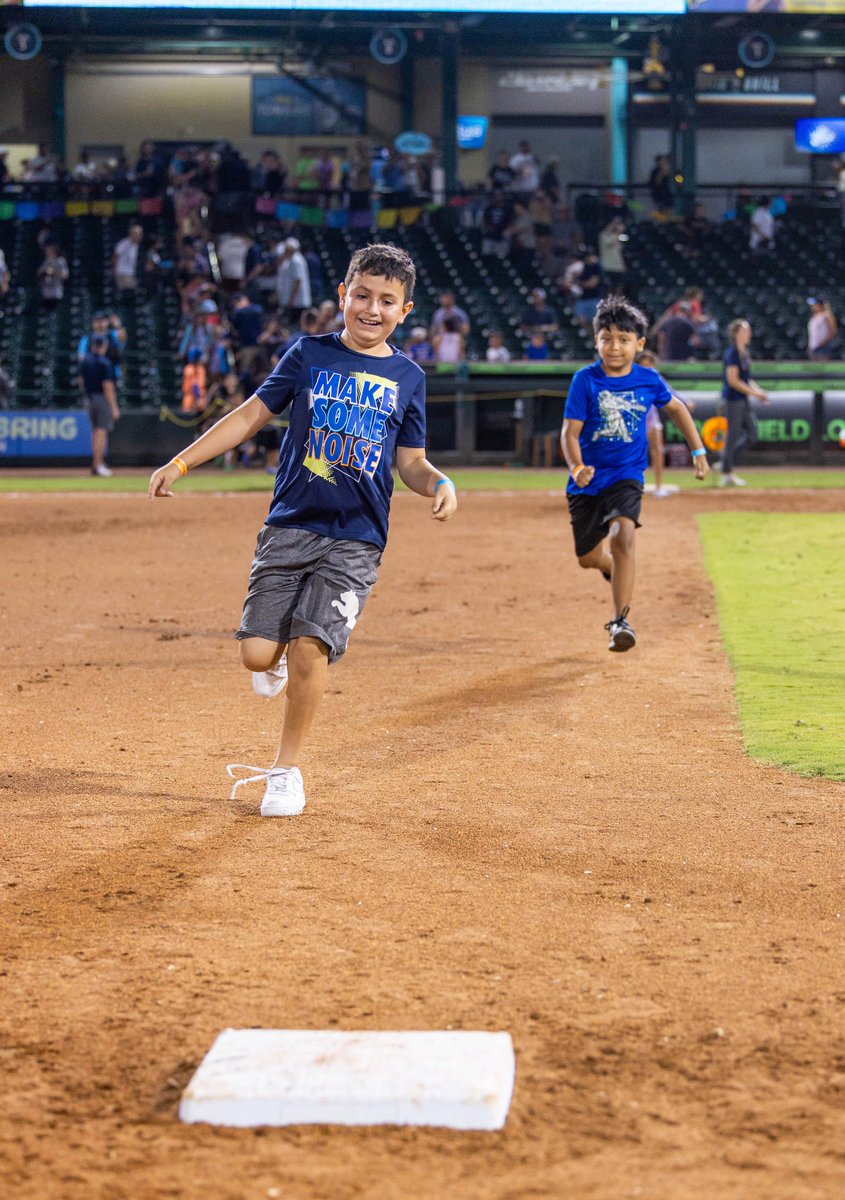 SLSpaceCowboys's tweet image. Happy Sunday! ☀️
Join us tonight for an Affiliates Cap giveaway for the first 2,000 fans thanks to @nmdp_org, appearances from the affiliate mascots, and Orion's Kids Day festivities - including Kids Run the Bases: Glow Edition!
🚪: 5 PM
⚾: 6:35 PM
🎟: bit.ly/3ZXempS