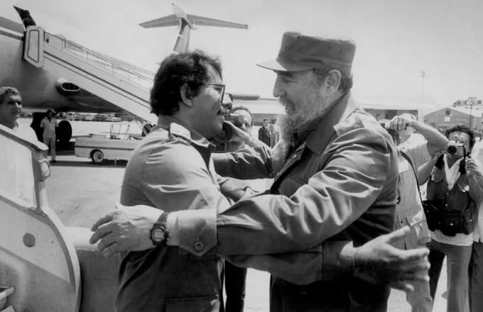 Cómo mencionó la Compañera Rosario Murillo, el Comandante en Jefe #FidelCastro está presente hoy junto al pueblo nicaragüense celebrando el #4619SiempreMásAllá.
!Viva la hermandad entre nuestros pueblos!.
#Cuba