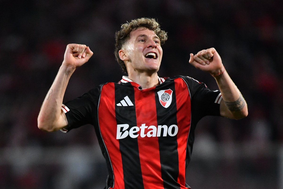 Gol y asistencia. Hace rato es la figura indiscutida de River. Sigan mamando de Facundo Colidio.

Fenómeno.