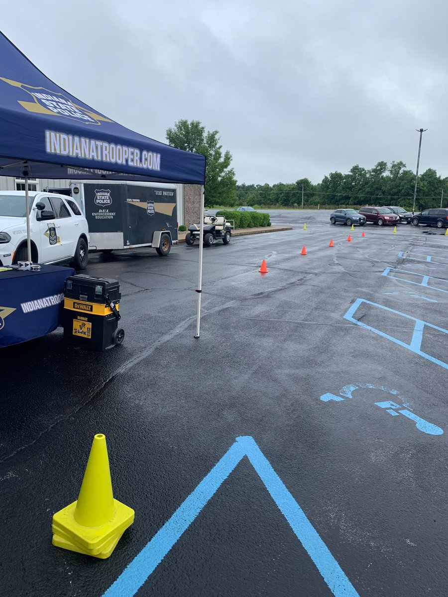 ISPPeru's tweet image. Yesterday, @ISPPeru Post troopers joined Family Fest at Grace Community Church in Marion! We connected with the community & let folks drive our golf cart course wearing impaired vision goggles. Fun + safety education = win! ๐๐โณ๏ธ #ISP #CommunityPolicing #FamilyFest