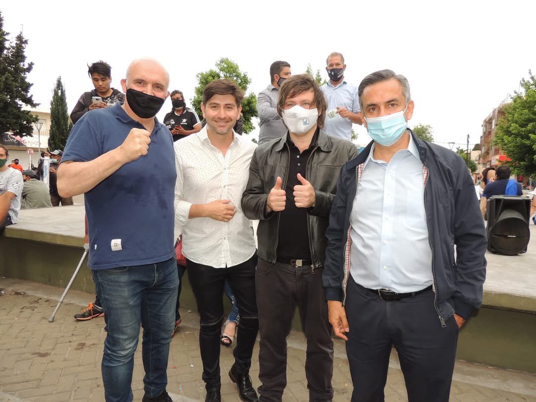 CesarMorenoOK1's tweet image. Otra de las cientos de fotos que tengo que mi presidente @JMilei. Para quienes no lo saben, El se sumó al equipo que armó @jlespert en el que yo me encargaba de la comunicación, comerciales, fotos, etcétera. Yo estaba cuando no había nada para repartir, yo soy de los de verdad.