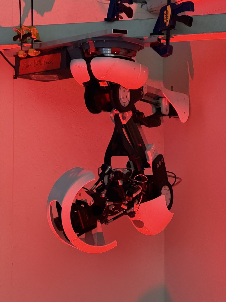 printsandplanks's tweet image. Found GLaDOS by @madewithlayers at @OpenSauceLive!