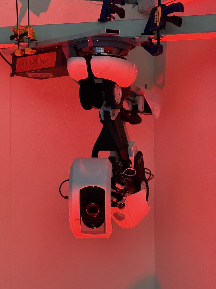 printsandplanks's tweet image. Found GLaDOS by @madewithlayers at @OpenSauceLive!