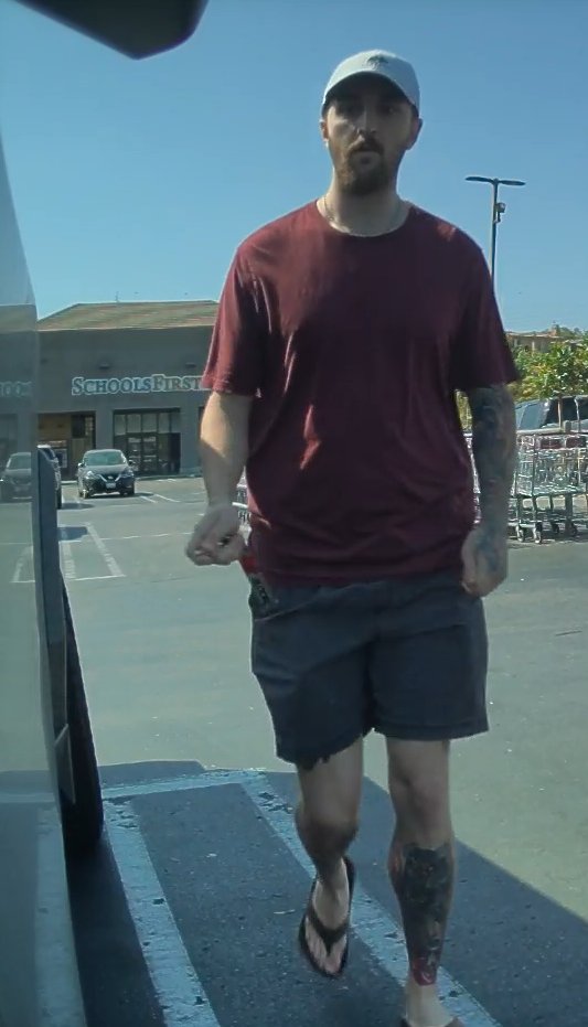 TeslaCamera's tweet image. Tesla Cybertruck Vandalized – Help Identify the Suspect - Share this to help get this foolish man arrested
Please share to find this stupid man! $TSLA