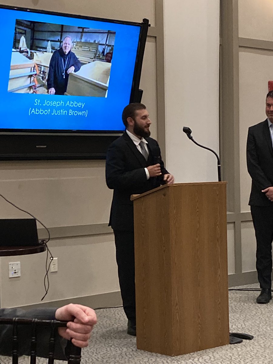 LeahCushmanNH's tweet image. Congratulations @derek_proulx for winning the @nhliberty award for Activist of the year!
#NHPolitics