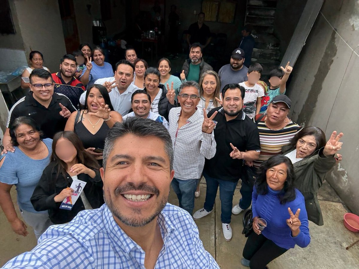 eduardorivera01's tweet photo. Hay personas con las que compartes no solo el camino, sino el amor por un México mejor. Gracias amigas y amigos por esta gran charla llena de ideas, compromiso y esperanza. https://t.co/30pipsa0kI