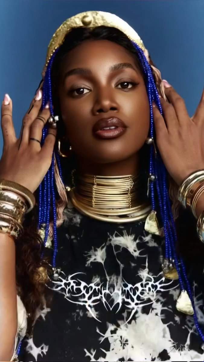 As pinturas na mão! 👀💚💛❤️