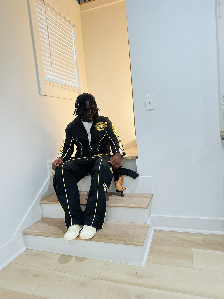 Sosa Chamberlain (@llamronn) on Twitter photo 