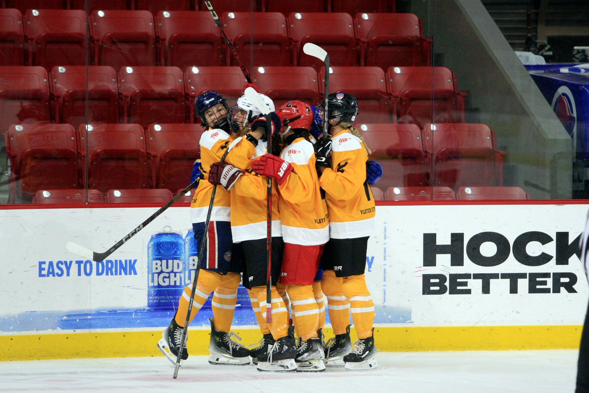 usahockey's tweet image. Day one of games is in the books at Girls National 16/17 Camp, driven by @AAAClubAlliance!
More #USAHPDC matchups on deck tomorrow! Stream all the action live at USAHockeyTV.com.