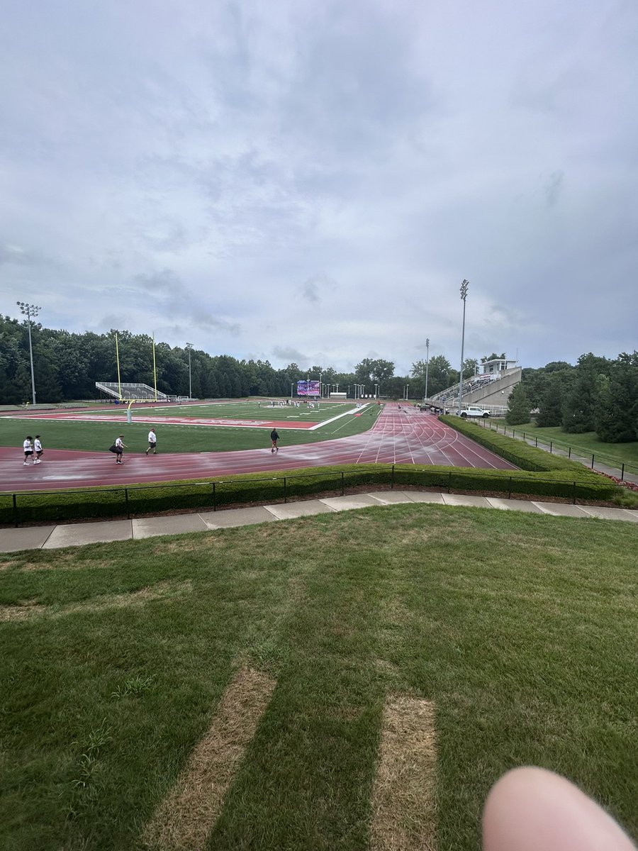 McEvanm76's tweet image. Had a great day today at @RoseHulmanFB Engineer Elite Prospect camp! Though there was weather I still show out rain or shine! Thank you to @CoachSkibba for the coaching and tips and @CoachZachMetz for the invite!