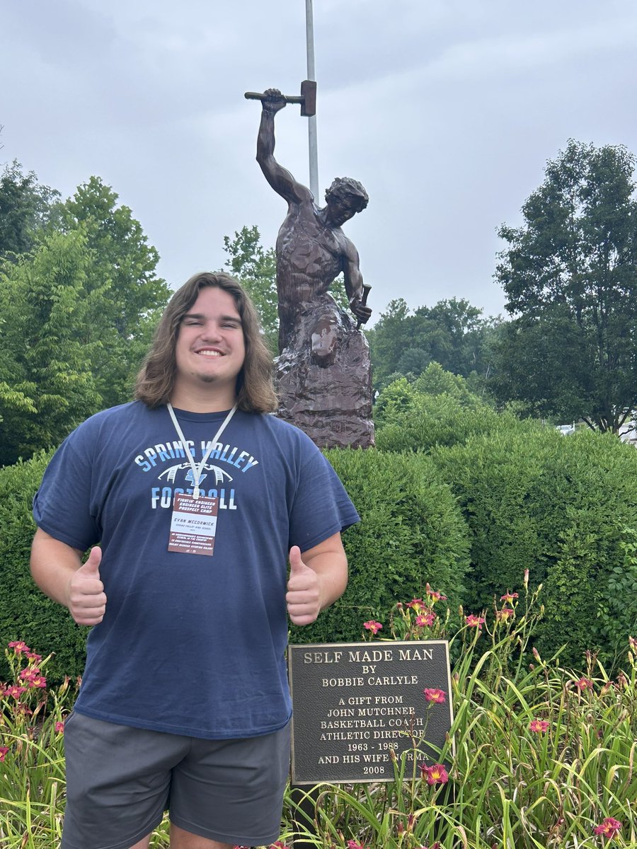 McEvanm76's tweet image. Had a great day today at @RoseHulmanFB Engineer Elite Prospect camp! Though there was weather I still show out rain or shine! Thank you to @CoachSkibba for the coaching and tips and @CoachZachMetz for the invite!
