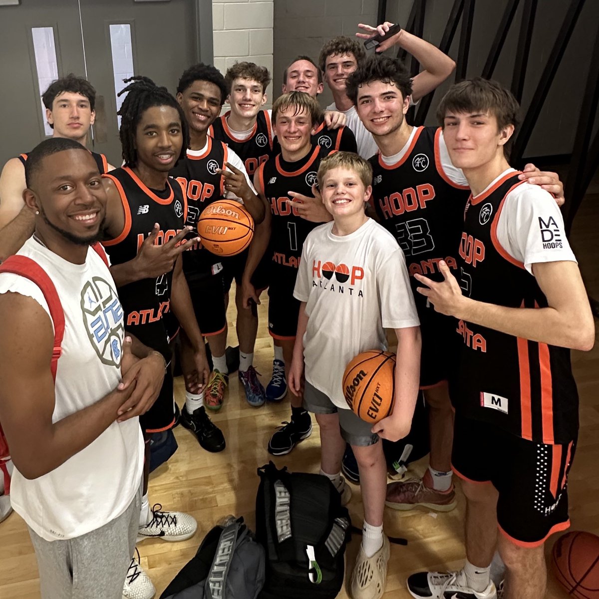 hoopatlanta_'s tweet image. HoopAtlanta v Oakland Soldiers EYBL

Excited for the opportunity that 16u Harpring has EARNED. 

4-0 at @madehoops, lets finish the year on a high note!!!

THANK YOU FOR THE OPPORTUNITY @ChaeseVaudrin