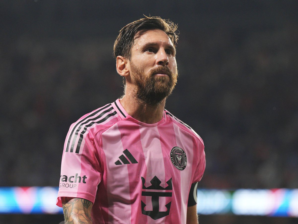 TheMasterBucks's tweet image. Leo Messi has now scored the MOST non-penalty goals in Football history with 764!
He surpasses Cristiano Ronaldo who has 763.
Except Messi did it..... in 167 less games 🤯