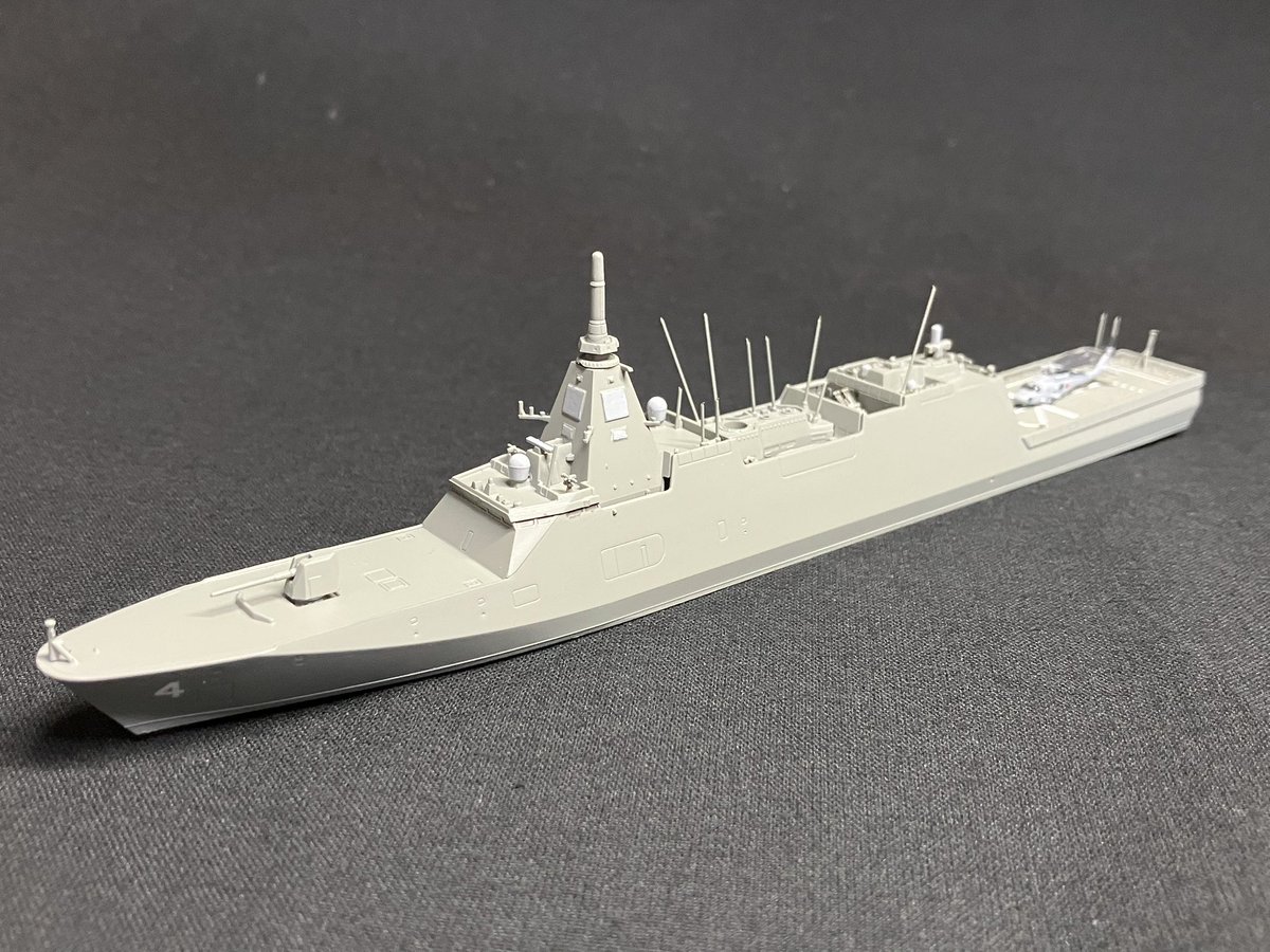 midori9A5FA9's tweet image. タミヤ ウォーターラインシリーズ 護衛艦みくま
完成ですわ〜〜!!
一昨年竣工したもがみ型護衛艦の4番艦ですわ
一部スナップフィットになってて、パチッとハマる感じが作ってて気持ちいいプラモでしたわ
#積みプラ崩し大会2025夏 #完成 #15個目