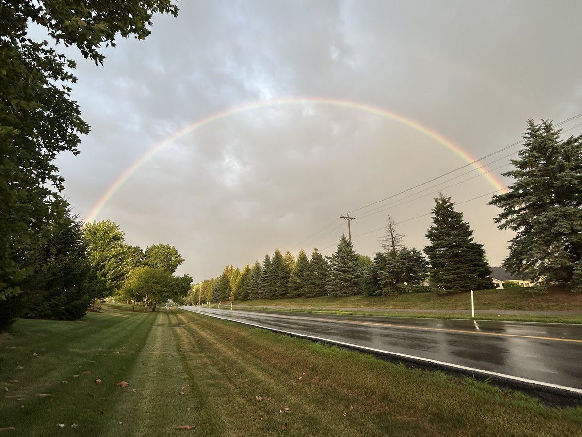 GretchenOSV's tweet image. Great is thy faithfulness,
Great is thy faithfulness,
Morning by morning new mercies I see.
All I have needed thy hand hast provided;
Great is thy faithfulness, 
Lord unto me.