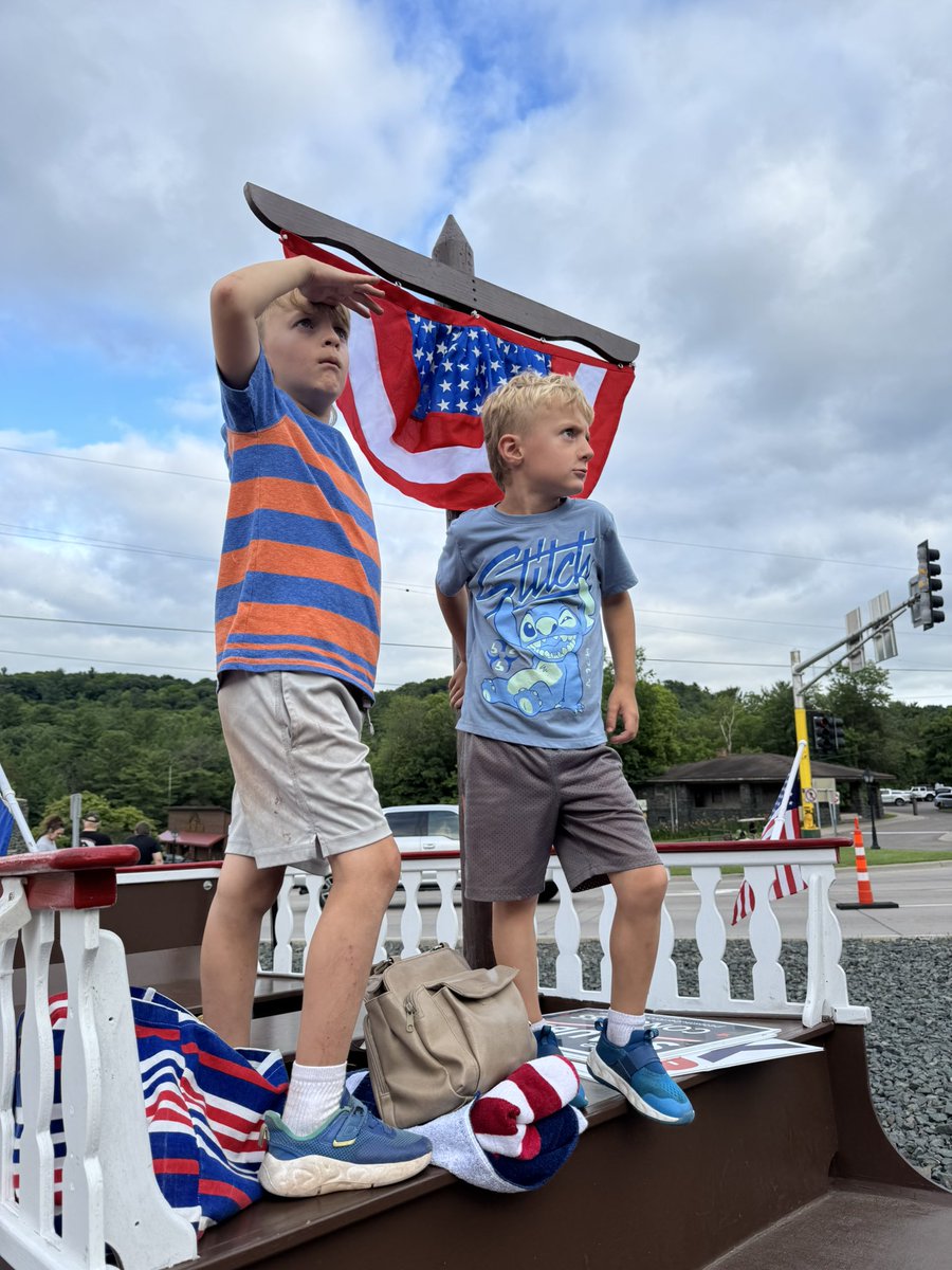 maxrrymer's tweet image. Dunk-tanking’ and another parade with the crew for Wannigan Days in Taylors Falls! Such a great city and wonderful people. Honored to serve them!