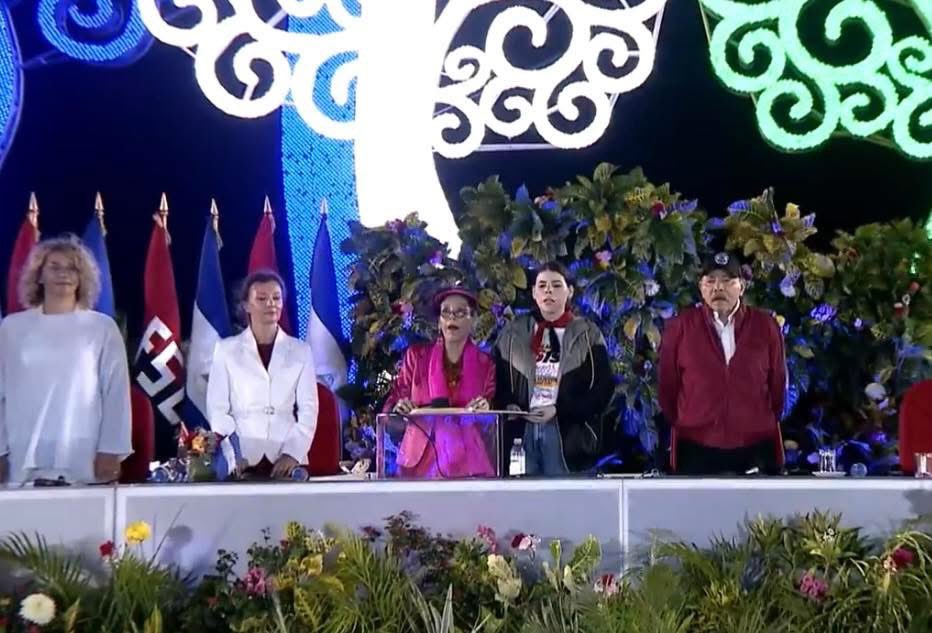 mpatricia_m's tweet image. Hitler también llenaba las plazas. Eran personas con mentes cosificadas como quienes hoy acompañan al dictador Ortega y a su consorte dictadora.
#SOSNicaragua