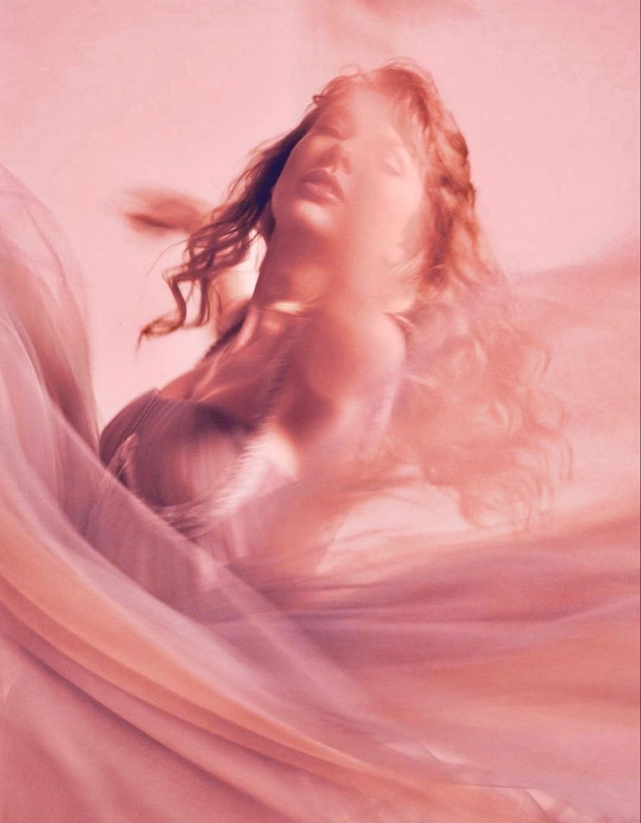 chartsrdrigo's tweet image. Most-streamed female non-singles of all-time on Spotify:
#1. “august” — (1.510b)
#2. “happier” — (1.432b) 🔼
#3. “don’t blame me” — (1.431b) 🔽