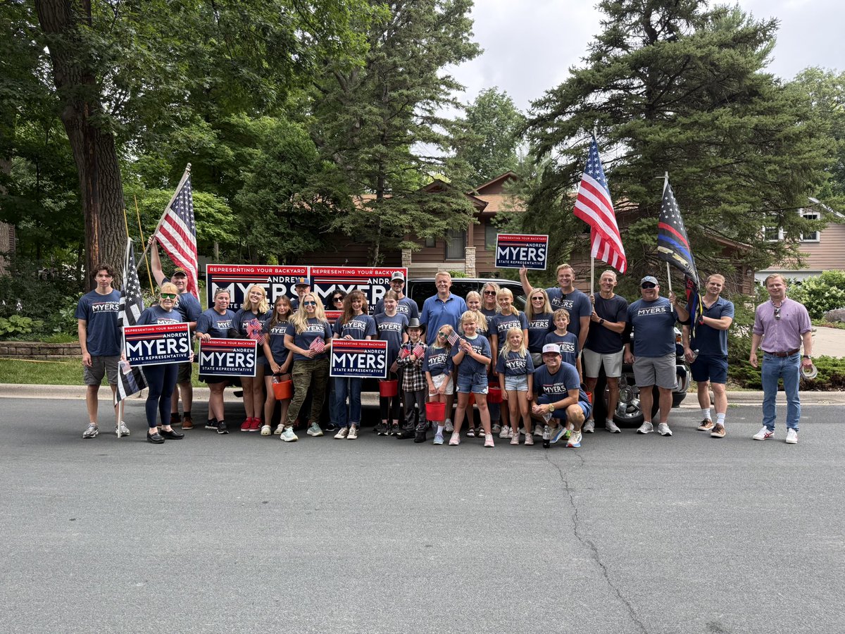 MyersVote's tweet image. No better place to bring people together than the Spirit of the Lakes Festival Parade. Community is stronger when we focus on shared priorities. Thank you to everyone that made this a huge success. #community #togetherwecan #yourbackyard #listening