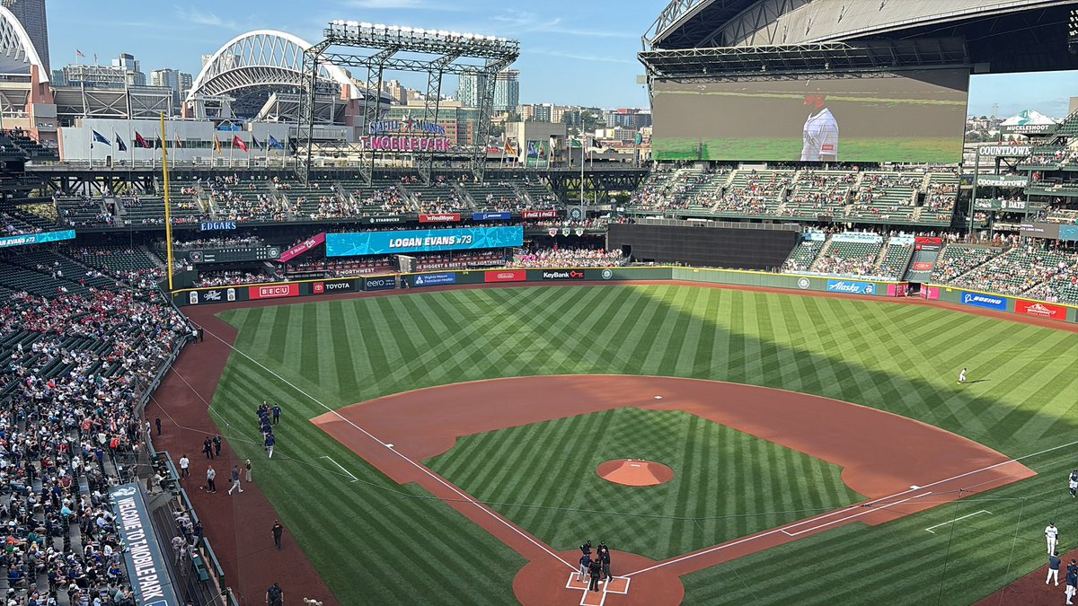 smittyszn10's tweet image. Let’s get weird #chaosball