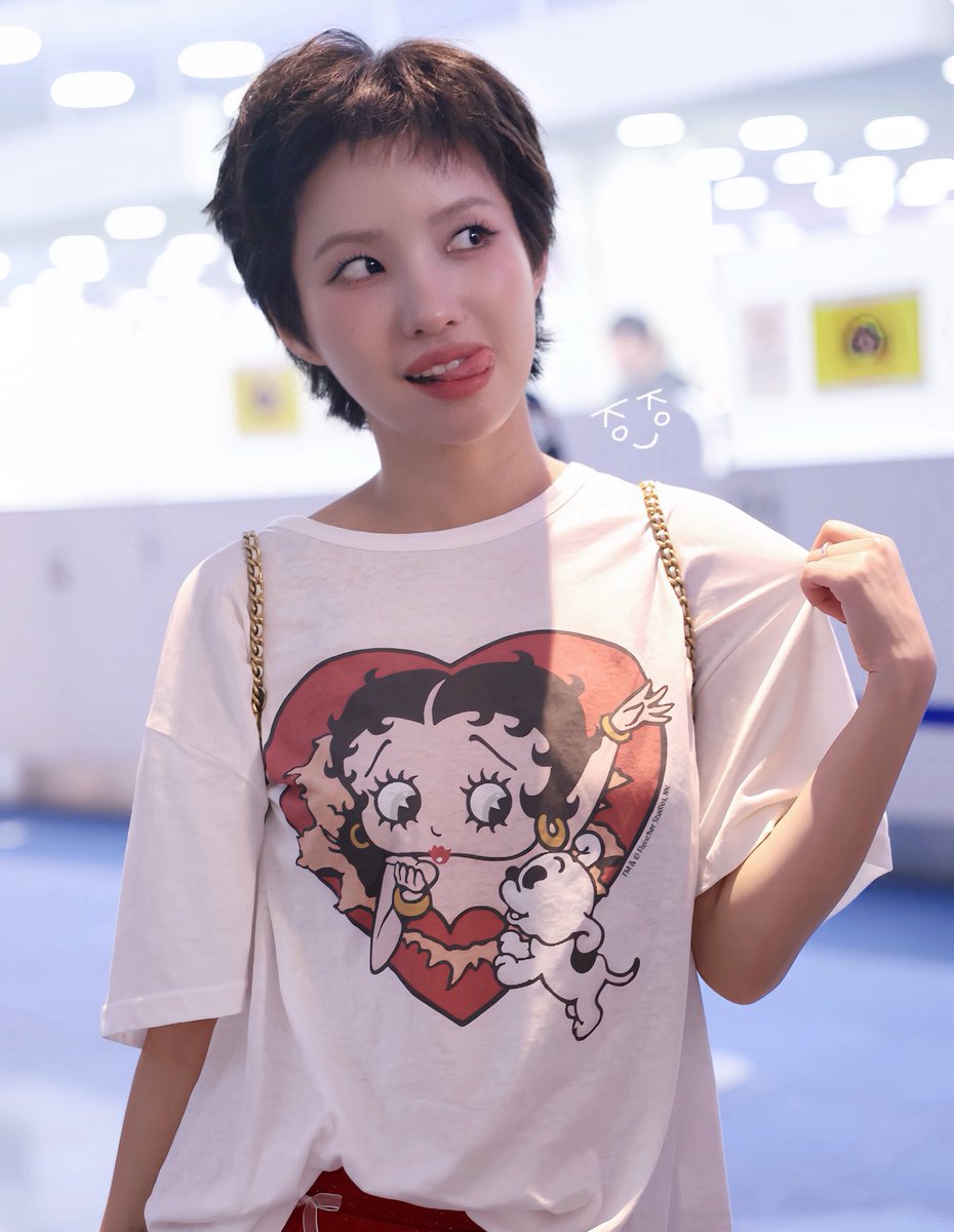 soyeonmania's tweet image. the shirt 🥺