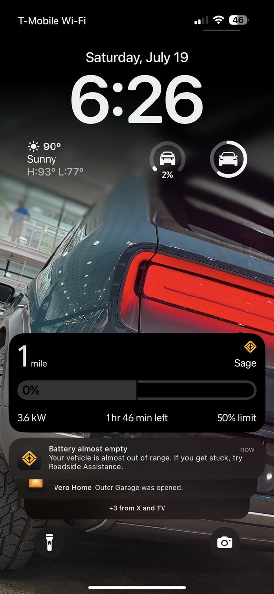 SP_LimitReviews's tweet image. There seems to be a new mobile app alert when you get critically low on battery power. Like below 3% on the @Rivian
You now get a banner stating:
“Your Vehicle is almost out of range. If you get stuck try roadside assistance”
This was a pushed notification to my phone.…