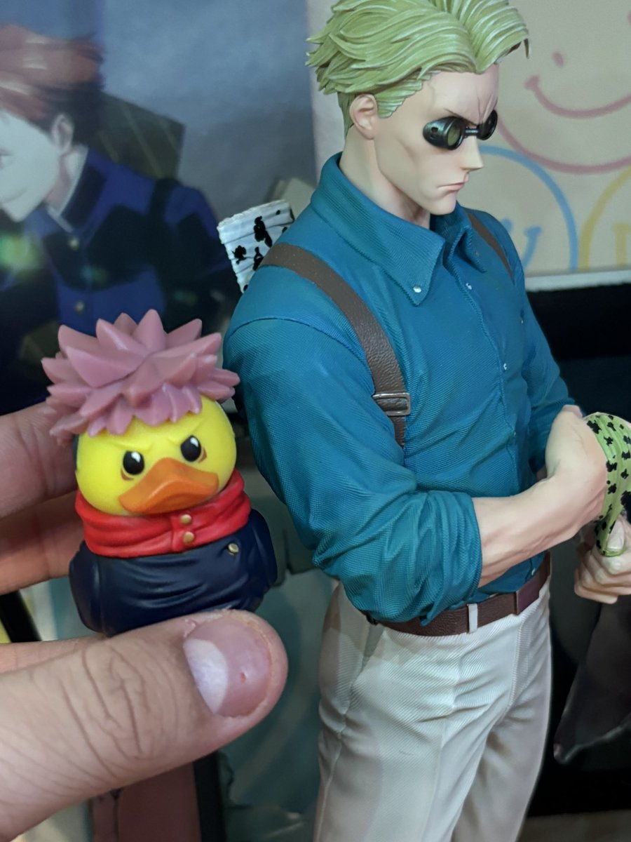 utakeitfromhere's tweet image. Five below has this Yuji duck thing and he was so precious