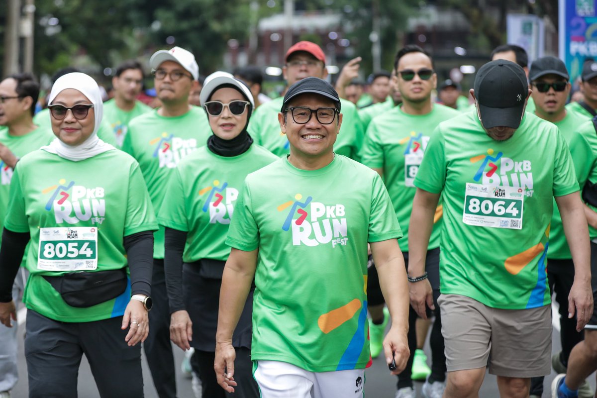 Pagi ceria bareng ribuan pelari di PKB Run Fest 2025. Suasananya seru, penuh semangat, dan pastinya luar biasa meriah. 

Bukan soal siapa juara, tapi tentang hidup sehat dan bahagia bareng-bareng. Yang penting hepi, karena semua dapat hadiah, minimal hadiah sehat!

PKB: Pokoknya