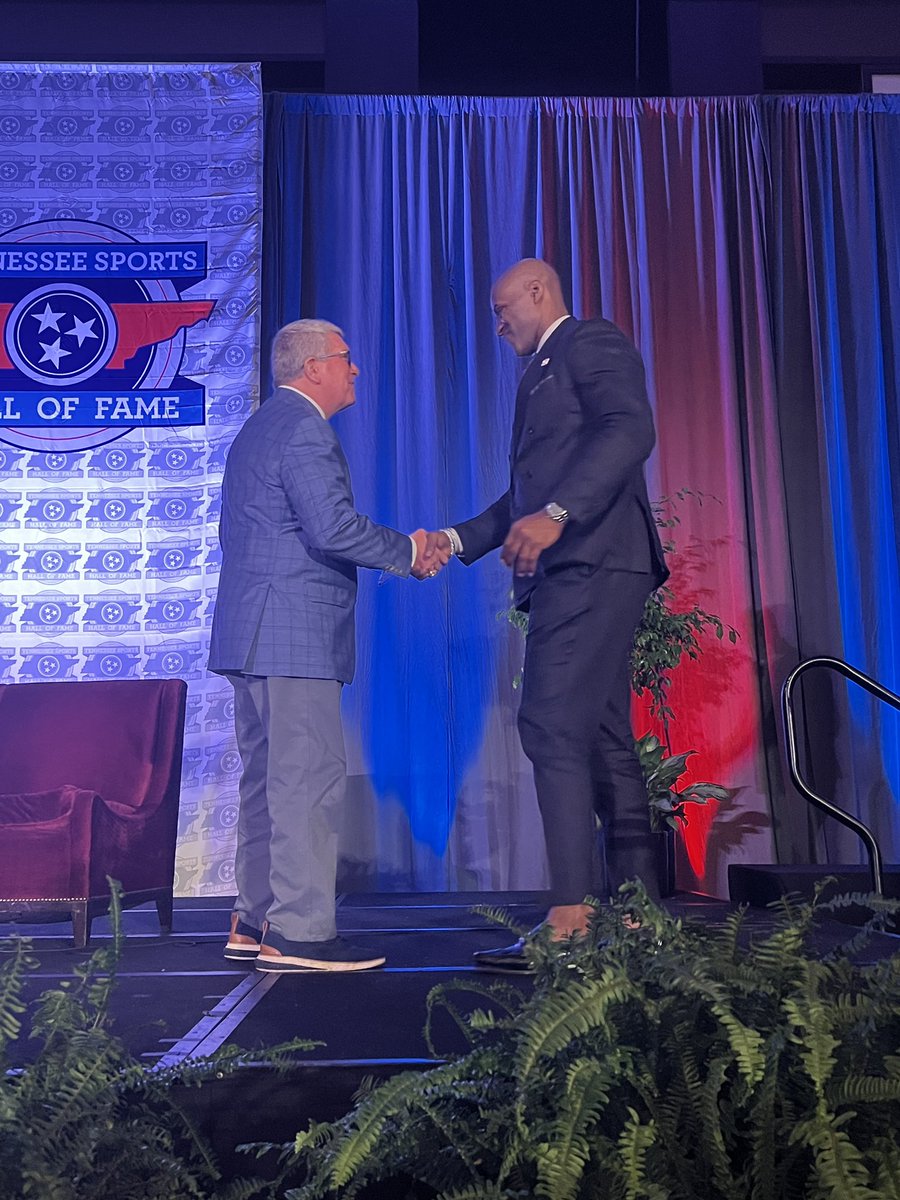 theTSHF's tweet image. Deon Grant, a legend on the field and now in the Tennessee Sports Hall of Fame. #tshf2025