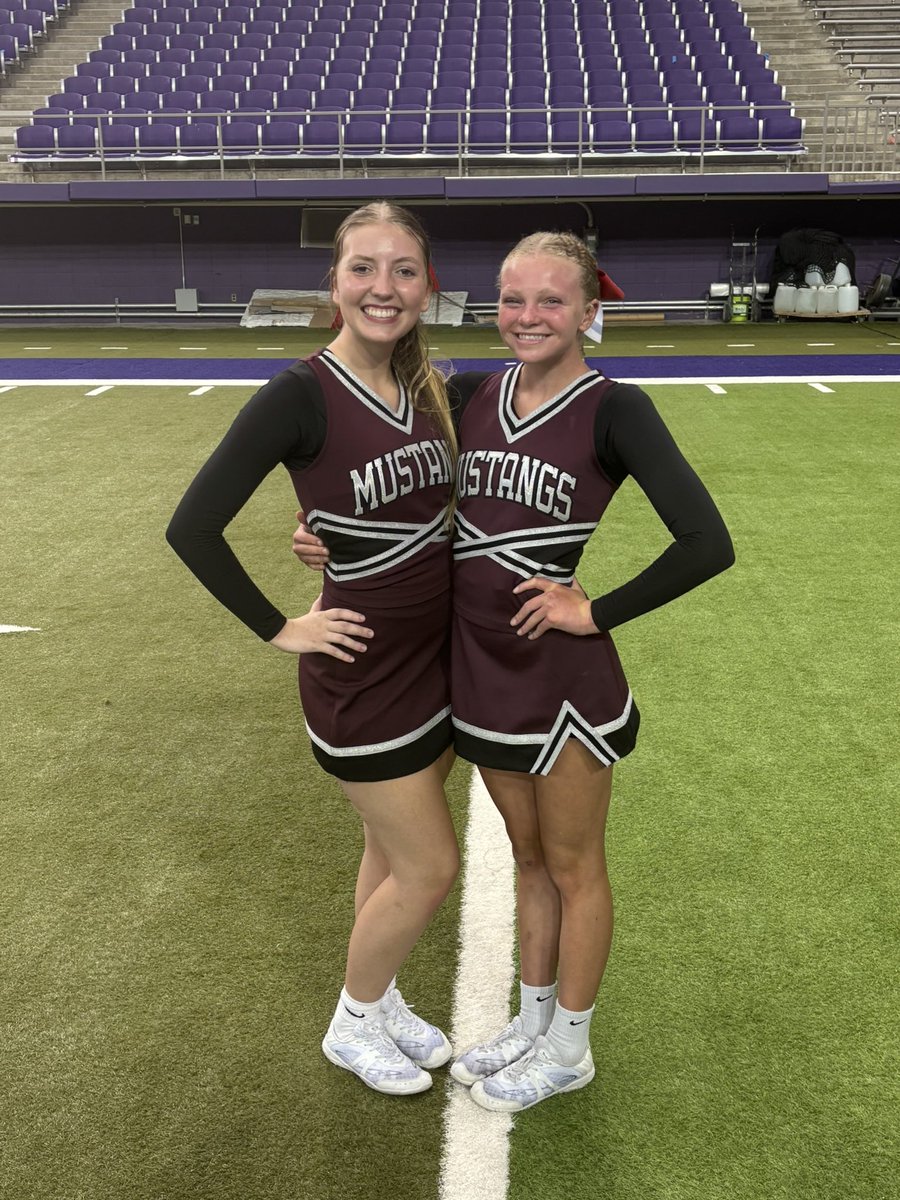 LynnerTrista's tweet photo. MV Cheer at Iowa Shrine Bowl! https://t.co/GraN4WWDvw