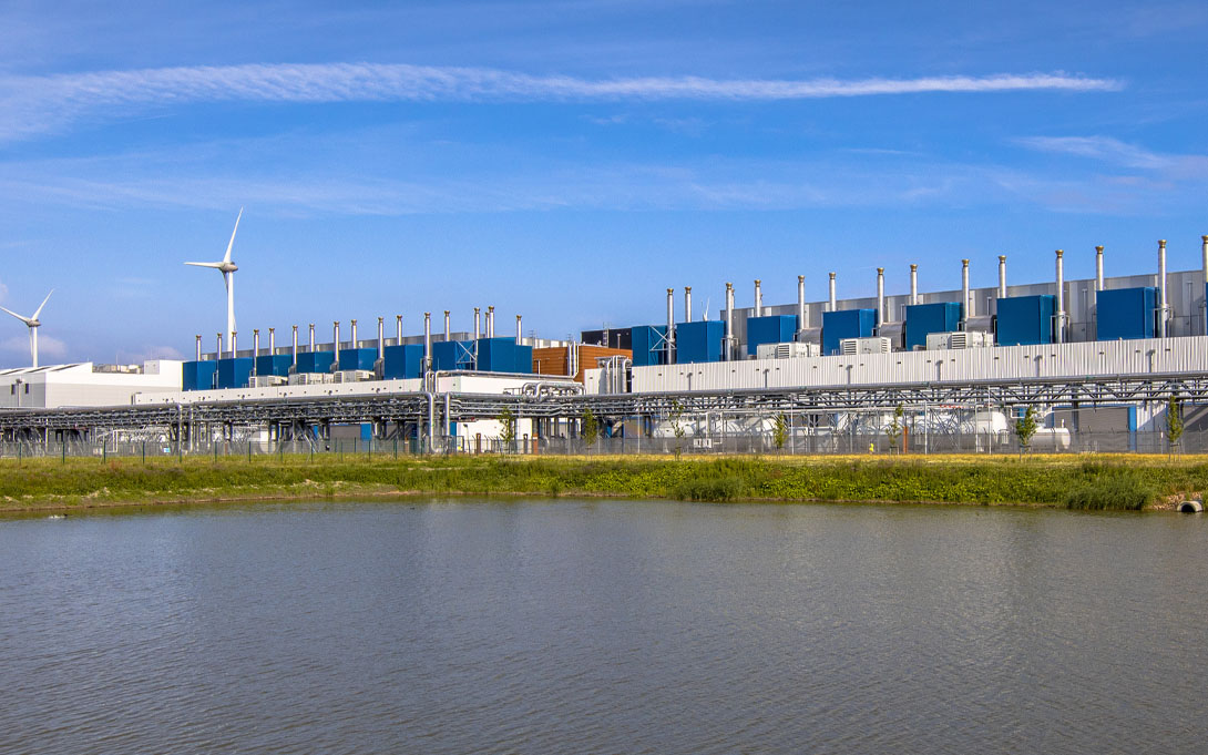 A new <a href="/STPP_UM/">STPP</a> report finds that the rapid growth of data centers requires new policies to mitigate environmental and local community impacts.

Full story: myumi.ch/A14jA
Read the report: myumi.ch/P39J5