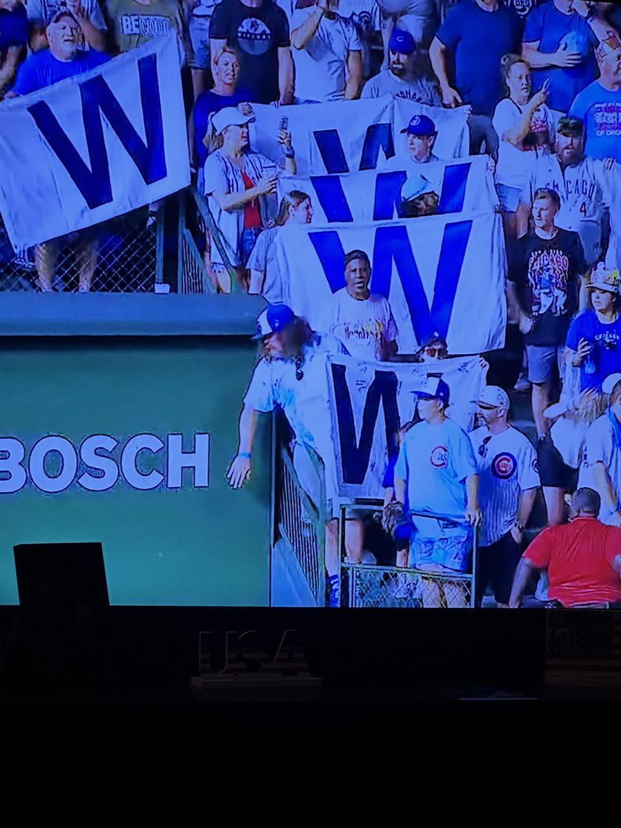 bobby2drinks's tweet image. Hey some one at @MLBONFOX  got the memo @BleacherJeff