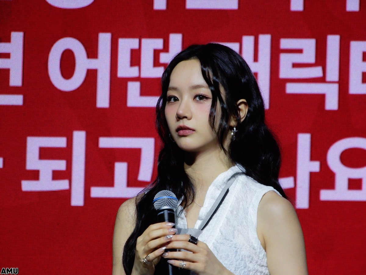 amu01888's tweet image. 250719
Hyeriโs Studio in HK
์ด๋ป๊ฒ ์ด๋ ๊ฒ ์์๊ธธ ์ ์์ด?!
@hyeriherihey
#ํ๋ฆฌ #Hyeri #ๆ ๅฉ